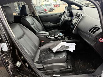 Nissan Leaf Tekna 30 kWh picture 13