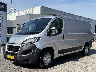 skadebil bedrijf Peugeot Boxer 435 2.2 BlueHDi 140 L2H1 Zwaar Premium 2021/4