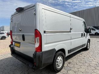Peugeot Boxer 435 2.2 BlueHDi 140 L2H1 Zwaar Premium picture 4