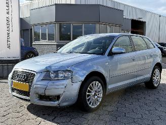 krockskadad bil auto Audi A3 Sportback 2.0 FSI Ambiente 2006/9