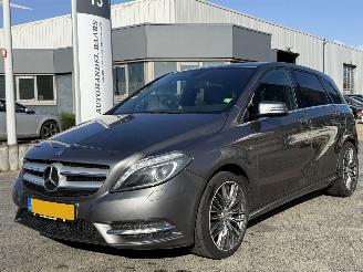 Vaurioauto  passenger cars Mercedes B-klasse 180 Ambition 2012/6