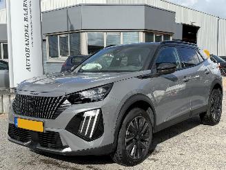 Auto incidentate Peugeot 2008 1.2 Hybrid 136 GT 2020/12