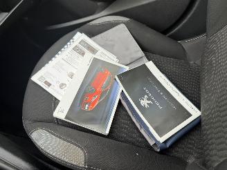 Peugeot 208 1.2 PureTech Active picture 19