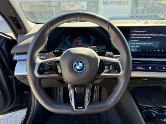 BMW 5-serie 530e picture 20