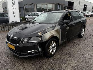 Unfallwagen Skoda Octavia Combi 1.6 TDI Greentech Ambition 2018/3