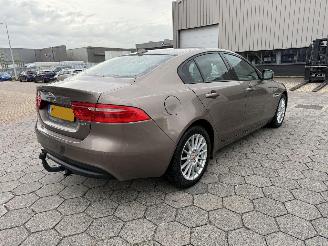 Jaguar XE 2.0 D Prestige picture 4