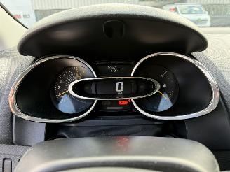 Renault Clio Estate 0.9 TCe Night&Day picture 14