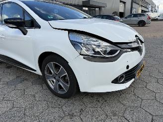 Renault Clio Estate 0.9 TCe Night&Day picture 18