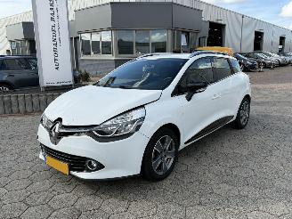 uszkodzony samochody osobowe Renault Clio Estate 0.9 TCe Night&Day 2014/6