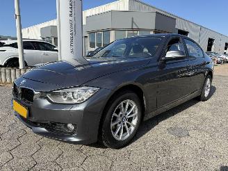 Schadeauto BMW 3-serie 320i High Executive 2012/5