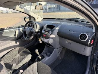Toyota Aygo 1.0-12V + picture 14