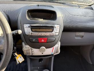 Toyota Aygo 1.0-12V + picture 17