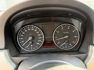 BMW 3-serie 318i PANO. picture 16