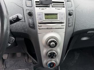 Toyota Yaris 1.0 VVTi Sol picture 16