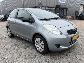 Toyota Yaris 1.0 VVTi Sol picture 3