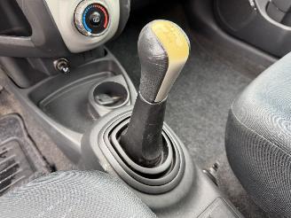 Toyota Yaris 1.0 VVTi Sol picture 17