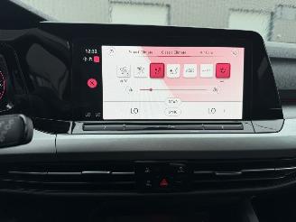 Volkswagen Golf 1.0 TSI Life picture 17