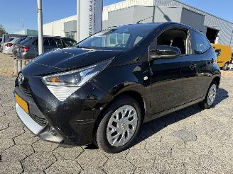 Damaged car Toyota Aygo 1.0 VVT-i x-play 2021/8