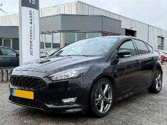 Damaged car Ford Focus 1.0 ST-Line 2018/7