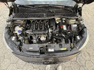 Peugeot 208 1.2 PureTech Style picture 8