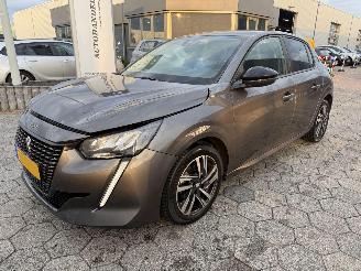 damaged passenger cars Peugeot 208 1.2 PureTech Style 2023/6