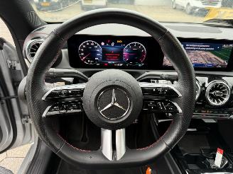 Mercedes Cla-klasse Automaat Panoramadak 180 AMG Line picture 16