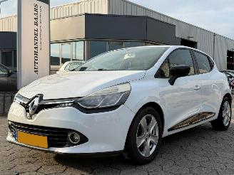 Voiture accidenté Renault Clio 0.9 TCe ECO Collection 2013/4