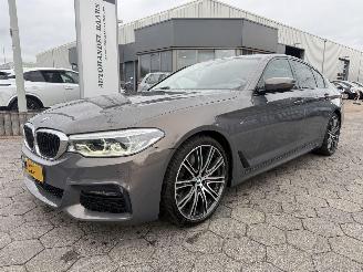 Voiture accidenté BMW 5-serie 540i Individual High Executive Edition 2019/3