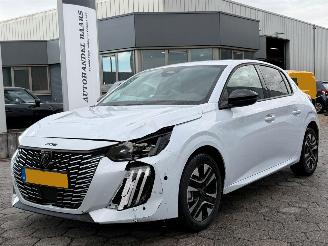 Damaged car Peugeot 208 1.2 Hybrid 110 e-DCS6 Allure 2026/5