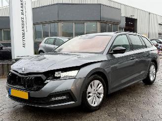 Schadeauto Skoda Octavia Combi 1.0 e-TSI Business Edition 2024/1