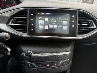 Peugeot 308 SW 1.2 PureTech Allure picture 22