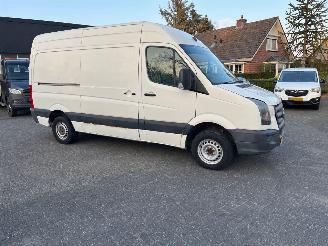 krockskadad bil bedrijf Volkswagen Crafter 2.5 TDI LANG HOOG KLIMA. 2008/4