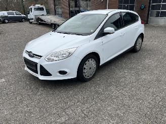Auto incidentate Ford Focus 1.6 TDCI TREND. AIRCO NAVI. 2013/7