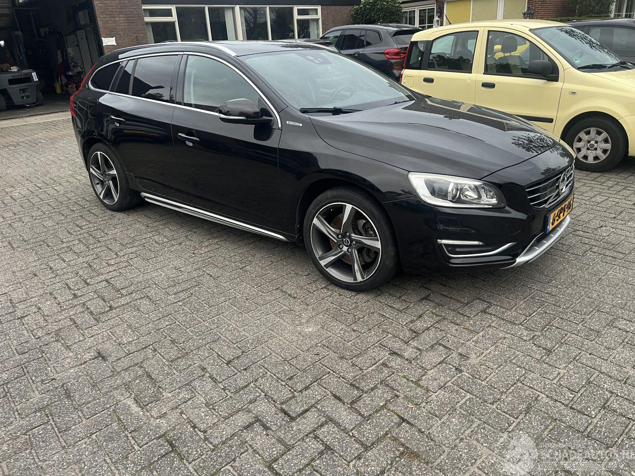 Volvo V-60 2.4 D6 AWD Plug-In Hybrid Summum VOLLE AUTO !!