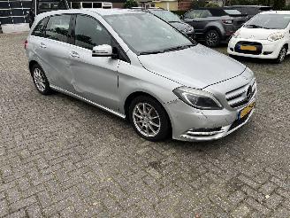 Vaurioauto  passenger cars Mercedes B-klasse 180 AUTOMAAT. AMBITION. 2013/9