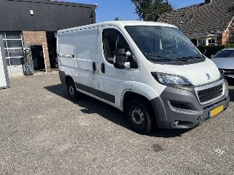 uszkodzony samochody ciężarowe Peugeot Boxer 2.0 HDI L1H1 Premium Pack 2016/12