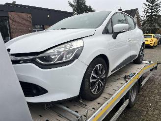 Coche accidentado Renault Clio 0.9 TCE EXPRESSION 2014/7