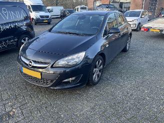 Auto incidentate Opel Astra 1.4 TURBO. 2014/9