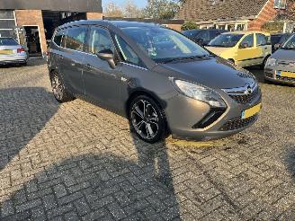 krockskadad bil auto Opel Zafira 1.4 TOURER BERLIN 103 kW. AIRCO SPORTVELGEN 2013/5