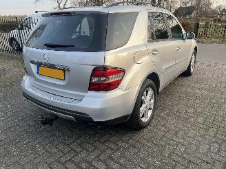 Mercedes ML 320 cdi picture 3