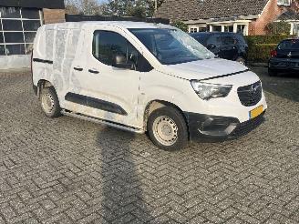 skadebil bedrijf Opel Combo 1.5 CDTI blue hdi 100 S&S L1 2023/7