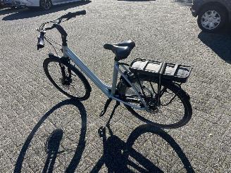 Stella  damesfiets electrisch. picture 2