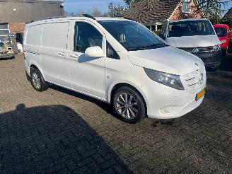 krockskadad bil bedrijf Mercedes Vito 109 CDI FUCTIONAL sportvelgen leer  navi 2015/9