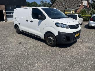 krockskadad bil bedrijf Opel Vivaro 1.5 CDTI L2H1 EDITION. 2020/6