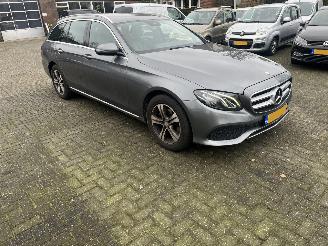 krockskadad bil auto Mercedes E-klasse E-klasse 220 d Ambition Estate automaat  Amg 2017/9