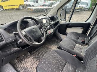 Peugeot Boxer 330 2.2 HDI L1H1 Première picture 5