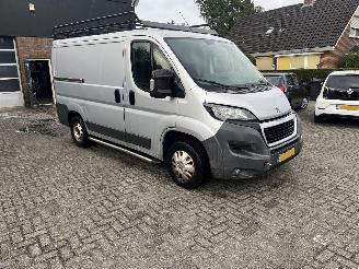 skadebil bedrijf Peugeot Boxer 330 2.2 HDI L1H1 Première 2014/6