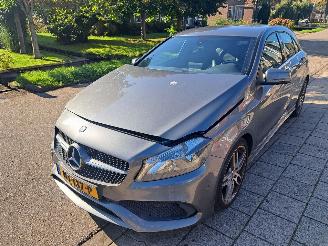 krockskadad bil auto Mercedes A-klasse 180 2016/2