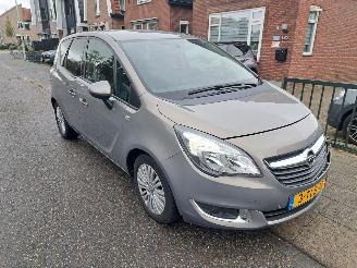 uszkodzony samochody osobowe Opel Meriva 1.4T cosmo automaat 2014/3