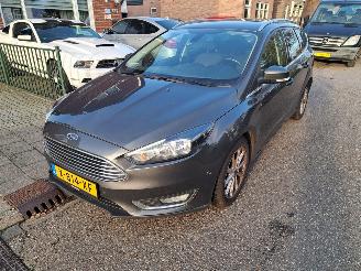 Auto incidentate Ford Focus 10.i titanium 2017/7